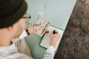 Comment créer un site internet gratuit pour artisan : bonne ou mauvaise idée ?